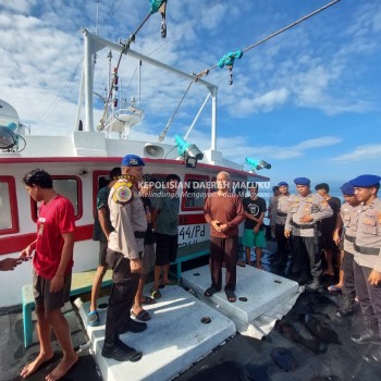 Ajak Jaga Kamtibmas, Polairud Polda Maluku Sambangi Masyarakat Pesisir