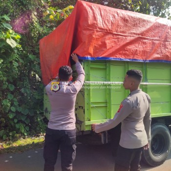 Polsek Salahutu Gencarkan Razia Miras Menjelang Malam Tahun Baru