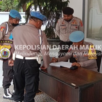 Propam Polresta Ambon Melaksanakan Pengecekan Personil Pam KPU dan Bawaslu