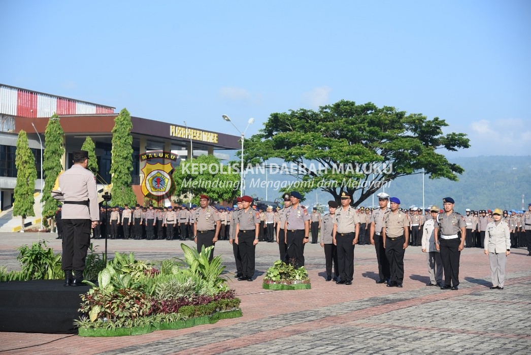 Pimpin Upacara Kenaikan Pangkat 597 Anggota Polri dan PNS, Kapolda: Terus Bersyukur dan Tingkatkan Pelayanan Masyarakat