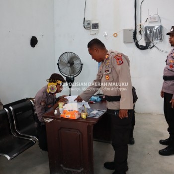 Patroli OMB Polres Kepulauan Aru Laksanakan Pengecekan Di Gudang Logistik KPU serta Sampaikan Himbauan Kamtibmas Pada Masyarakat.