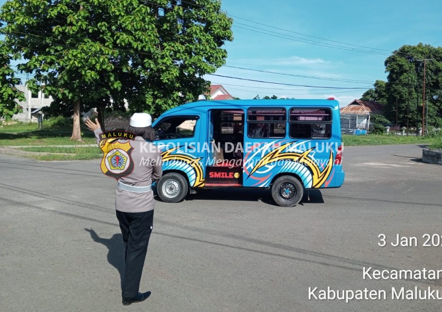 Satuan Lantas Polres MBD Gatur Jalan, Arahkan Pengguna Jalan Disiplin Dalam Berkendara Demi Keselamatan Berlalu Lintas