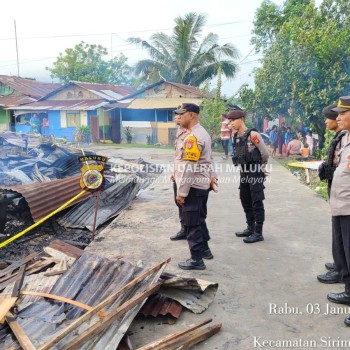 Rumah dan Tempat Usaha Milik Warga Batu Merah Dilalap Api