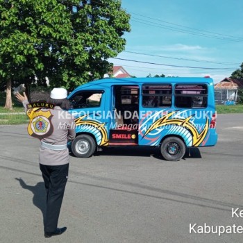 Satuan Lantas Polres MBD Gatur Jalan, Arahkan Pengguna Jalan Disiplin Dalam Berkendara Demi Keselamatan Berlalu Lintas