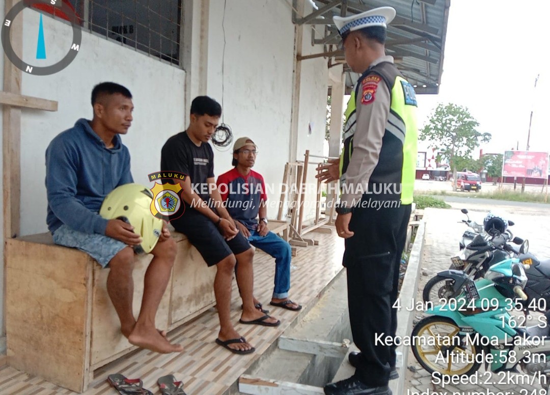 Satlantas Polres MBD Sambang Warga, Berikan Edukasi Kepada Warga Pentingnya Disiplin Dalam Berlalu Lintas