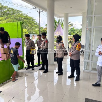 Satgas OMB Polda Maluku Amankan Pemindahan Logistik Pemilu oleh KPU Kota Ambon