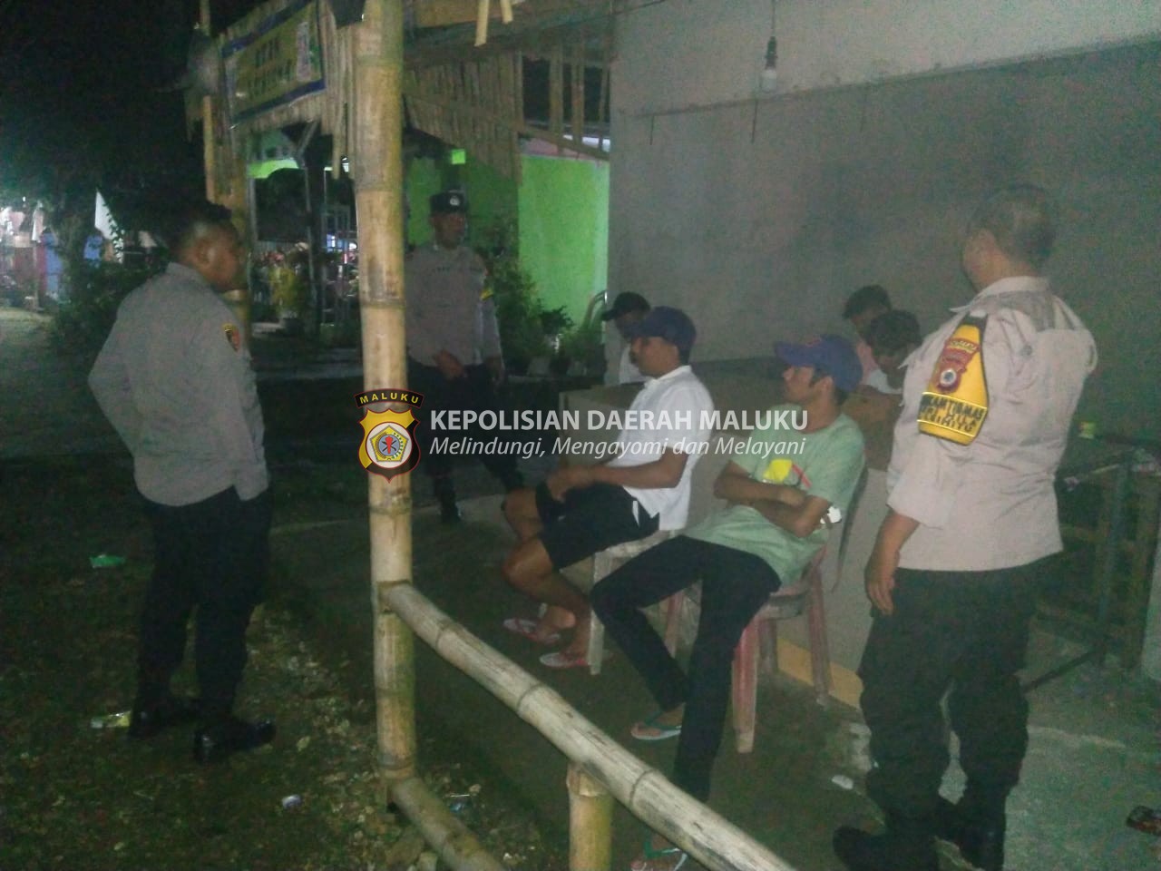 PATROLI MALAM RUTIN POLSEK LEIHITU BARAT: MENJAGA KEAMANAN DAN KETERTIBAN MASYARAKAT