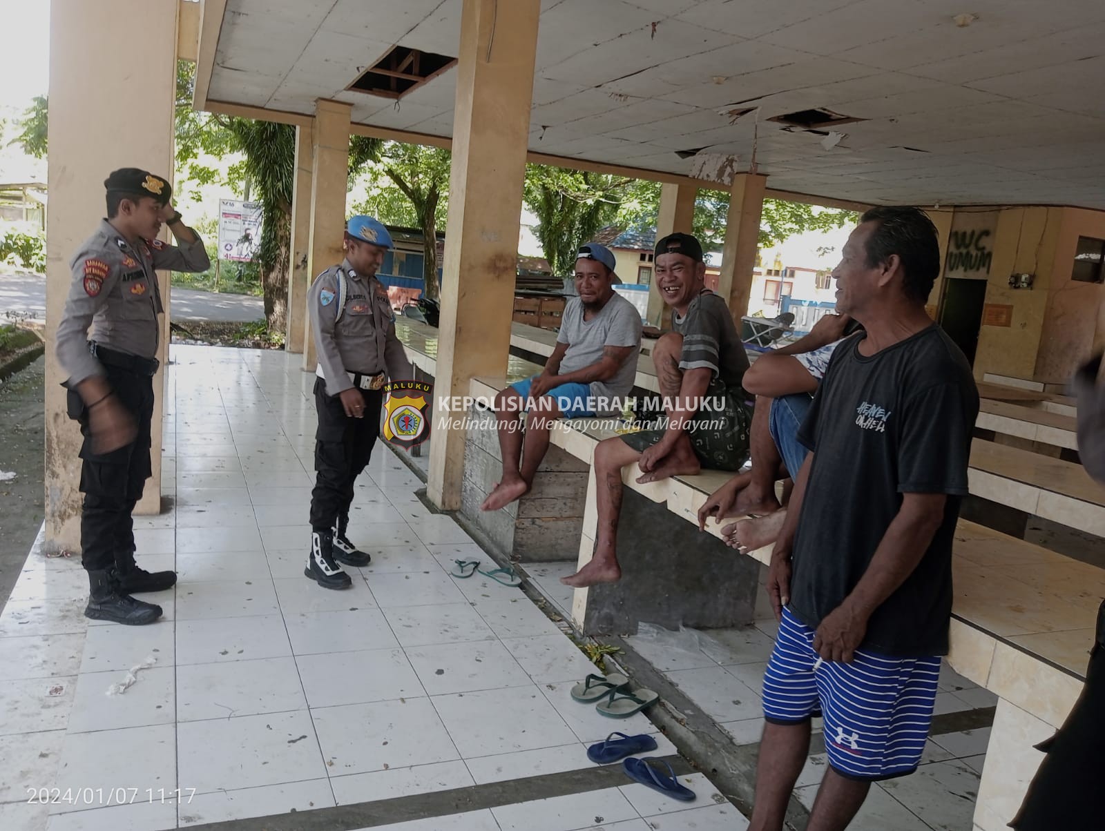 PATROLI POLSEK BAGUALA AWASI SITUASI KAMTIBMAS DI SEKITARAN PASAR TRANSIT PASSO: