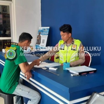 Berikan Pelayanan Prima Satlantas Polres Pulang Kepulauan Aru Laksanakan Pelayanan Pembuatan SIM.