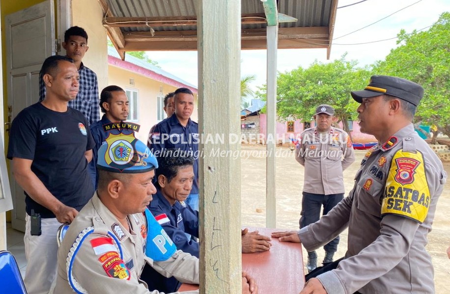 Polsek Wetar Datangi Gudang Logistik Pemilu Guna Mengecek Kesiapan Pelaksanaan Pemilu 2024