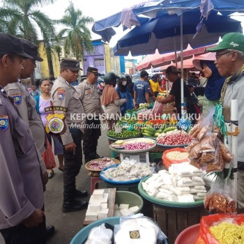 Sapa Masyarakat, Tim Satgas Preemtif OMB Polda Maluku Ajak Jaga Kamtibmas