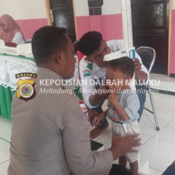 Ka Pospol Wetang Bersama Tenaga Kesehatan Lakukan Pendampingan Sebagai Upaya Pencegahan dan Penanggulangan Stunting