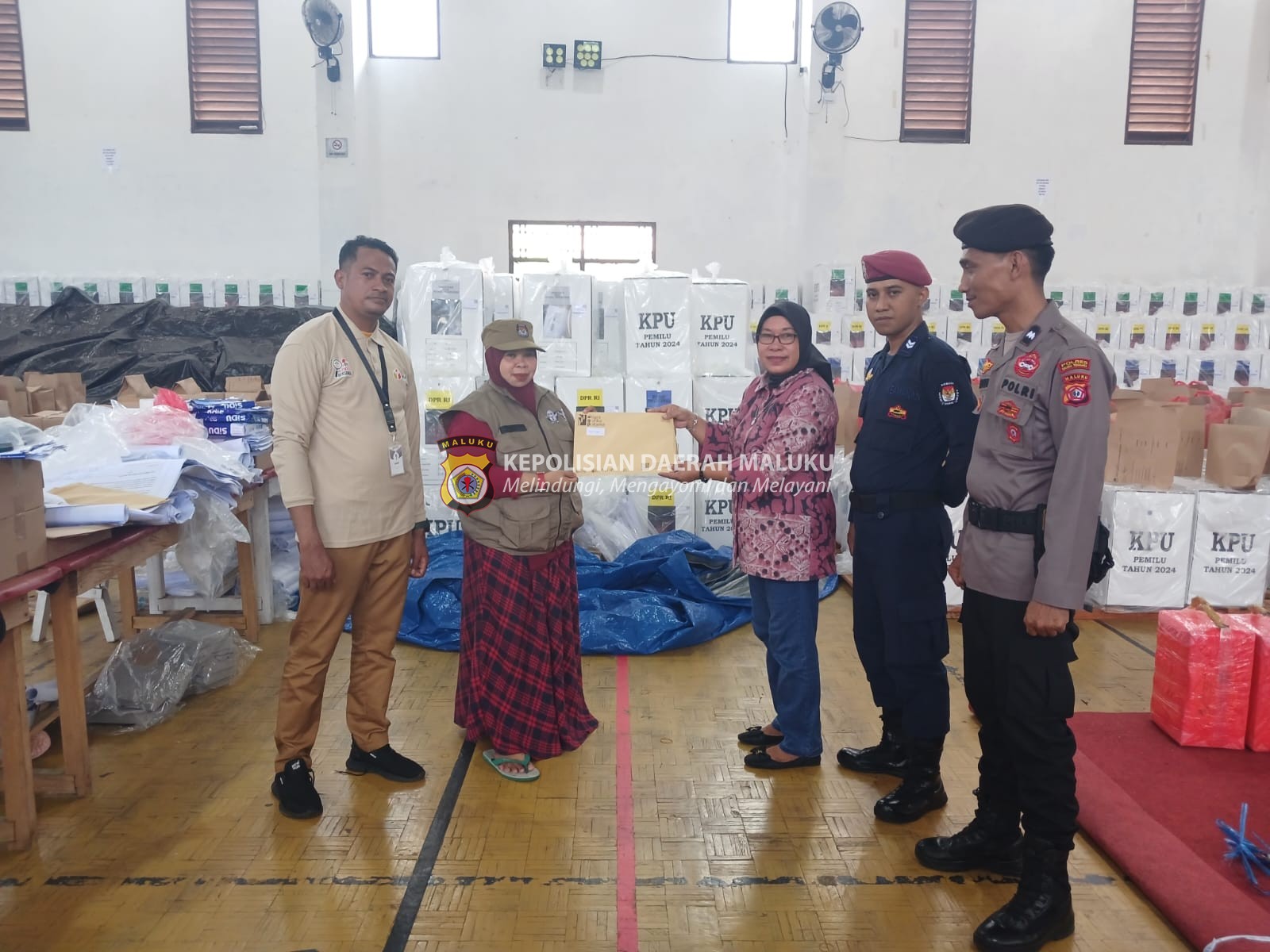 Polda Maluku Amankan Distribusi Surat Suara Tambahan ke KPU Tual dan Malra