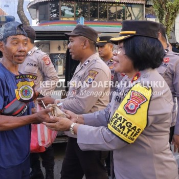 Beri Sarapan ke Masyarakat, Polresta Ambon Gelar Jumat Berkah