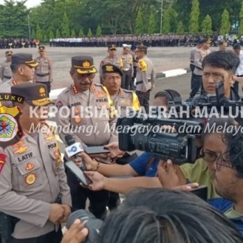 Polda Maluku Dapat Bantuan 500 Jaket Pelampung dari Kapolri