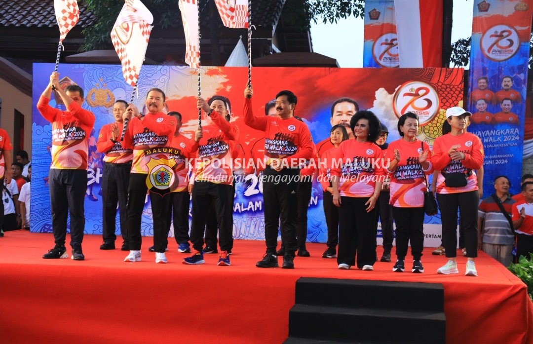 Kapolri Buka Bhayangkara Fun Walk 2024: Bersama Bergerak untuk Persatuan