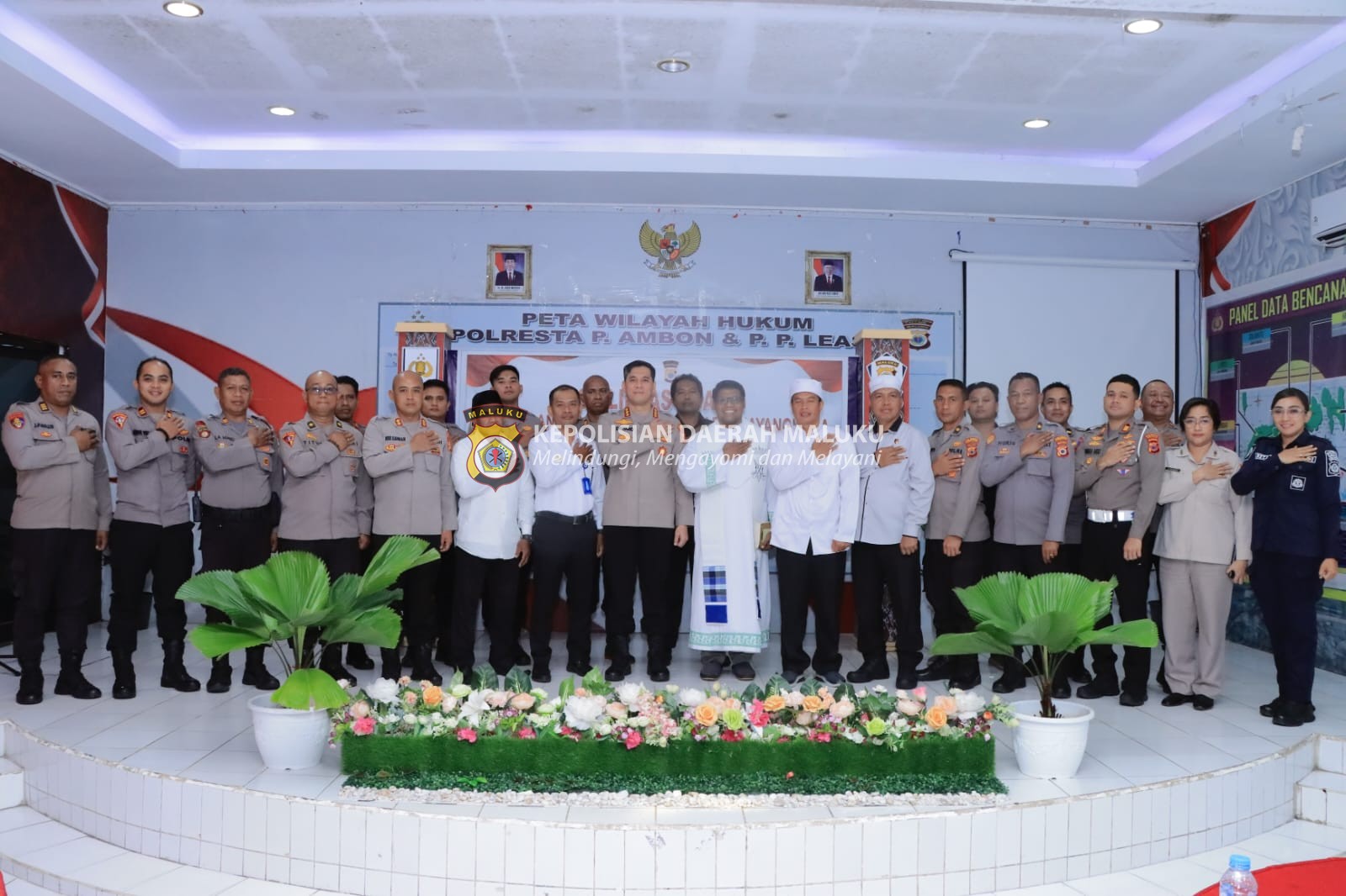 Dalam rangka hari Bhayangkara Polresta Ambon lakukan doa lintas Agama