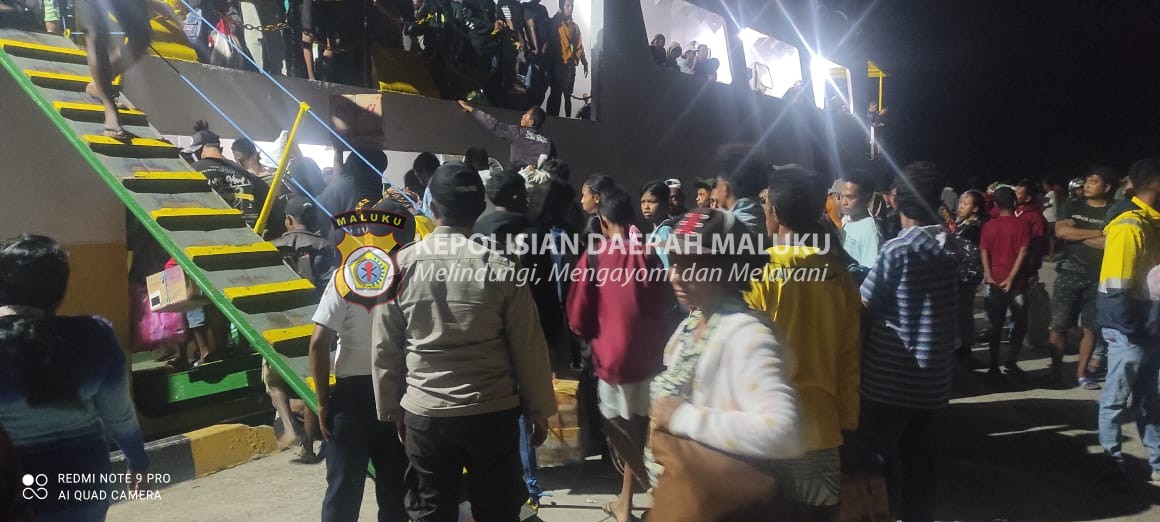 KPPP Polsek Kisar Secara Rutin Intensifkan Pengamanan Aktifitas Penumpang di Pelabuhan Laut Wonreli