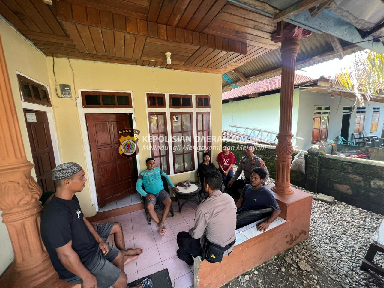 Laksanakan Jumat Curhat, Sat Binmas Polres Buru Selatan Sampaikan Himbauan Kamtibmas