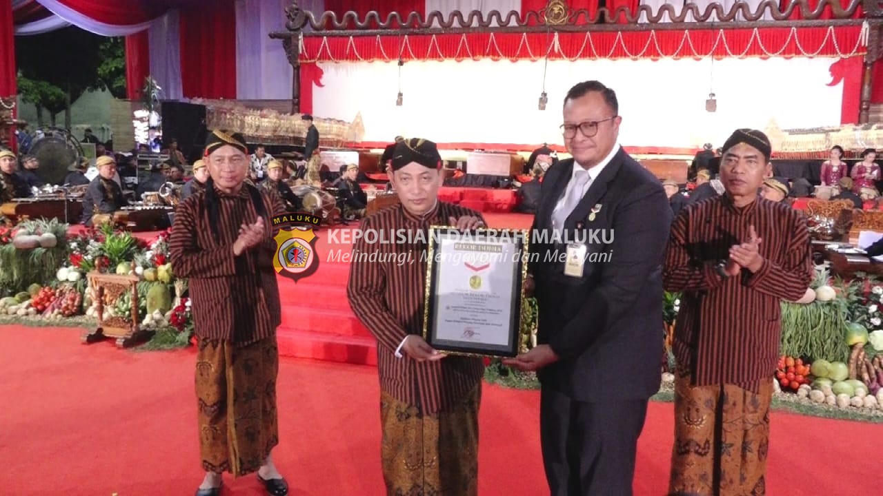 Gelar Wayang Kulit dan Libatkan UMKM dalam Hari Bhayangkara ke-78, Polri Raih Dua Rekor MURI