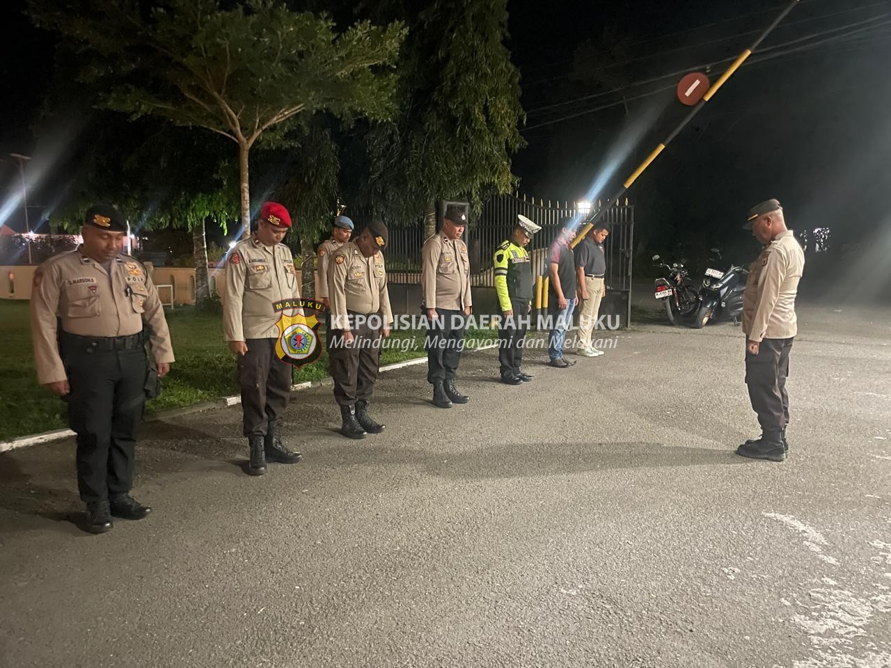 Pawas Cek Kehadiran Anggota Piket Fungsi Saat Apel Malam