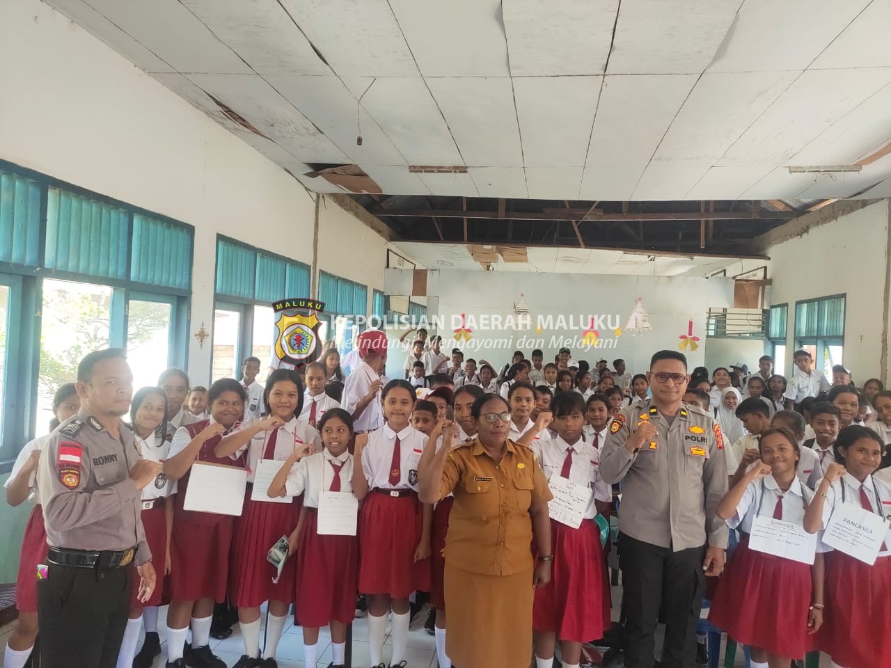 Polsek Tepa Sosialisasikan Bullying Kepada Warga Sekolah SMP Negeri 1 Pulau-Pulau Babar