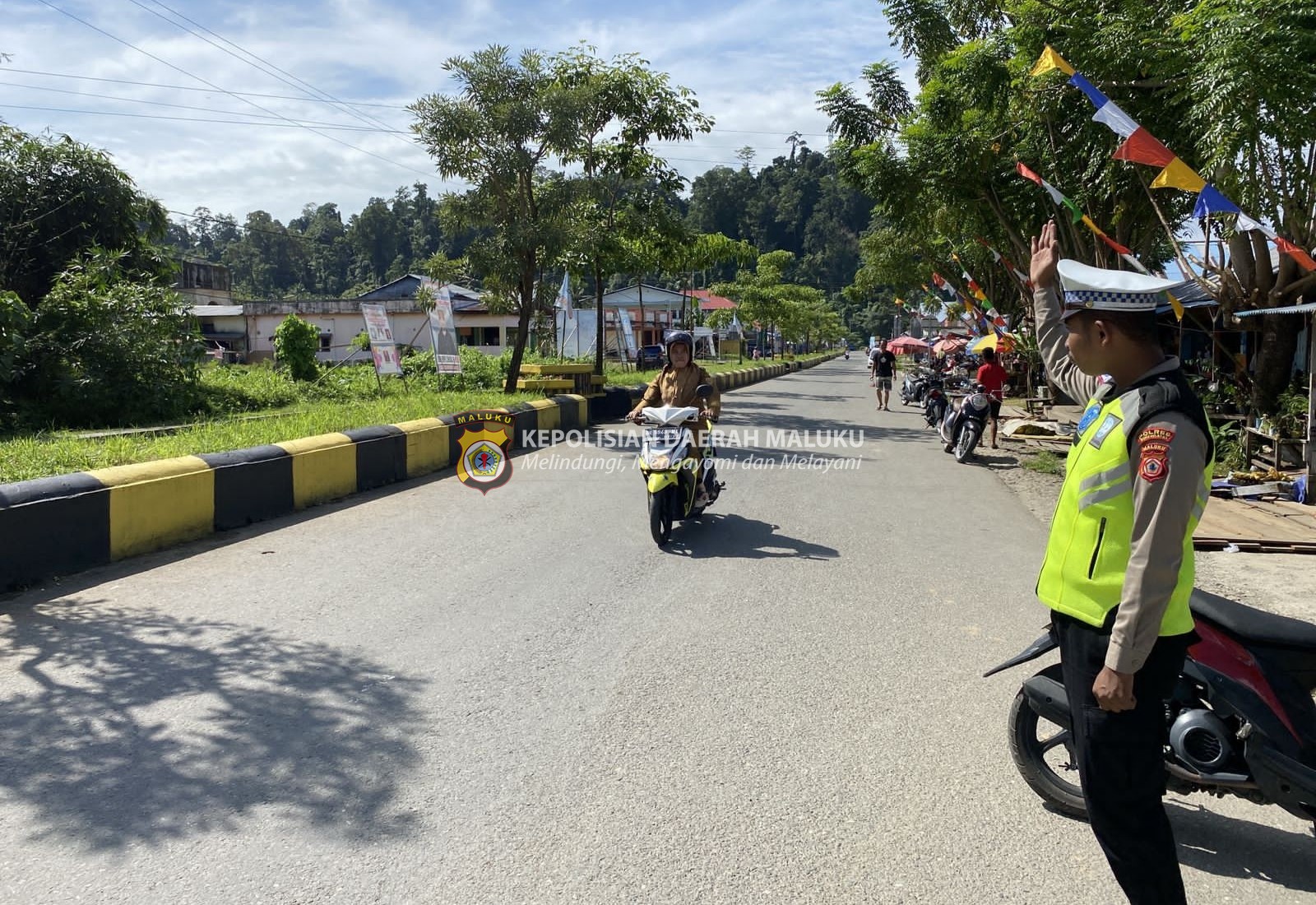 Satlantas Laksanakan Pengaturan Arus Lalu Lintas Pagi