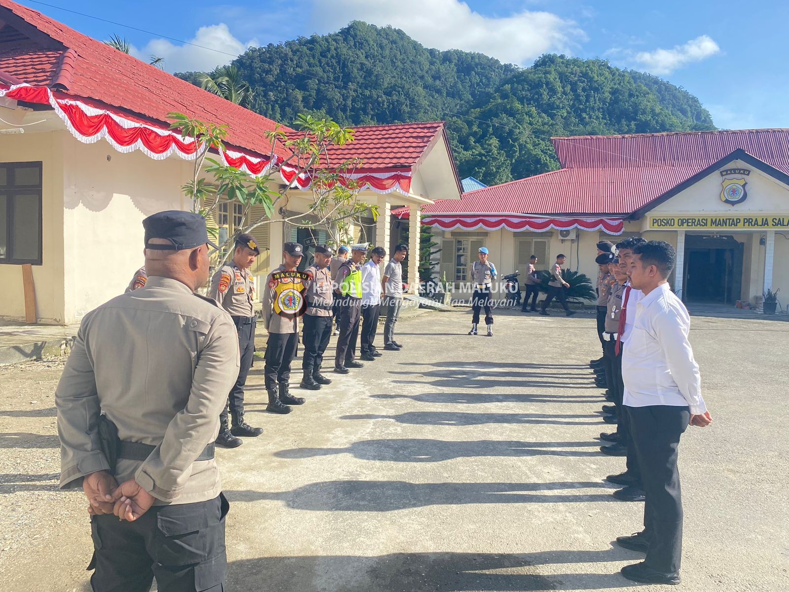 Serah Terima Piket Yang Dilaksanakan Oleh Personel Polres Buru Selatan