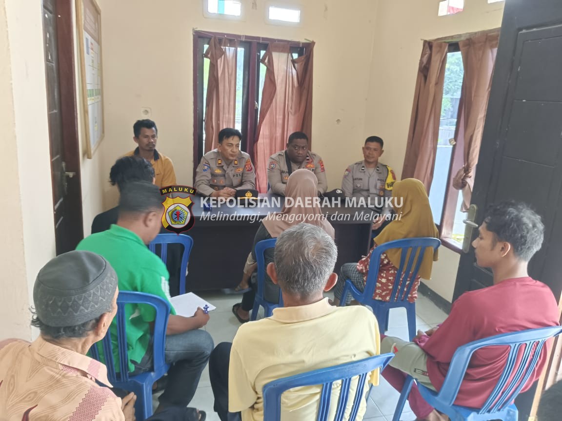Sat Binmas Polres Buru Selatan Melaksanakan Sosialisasi Kepada Pemilik Hewan Ternak