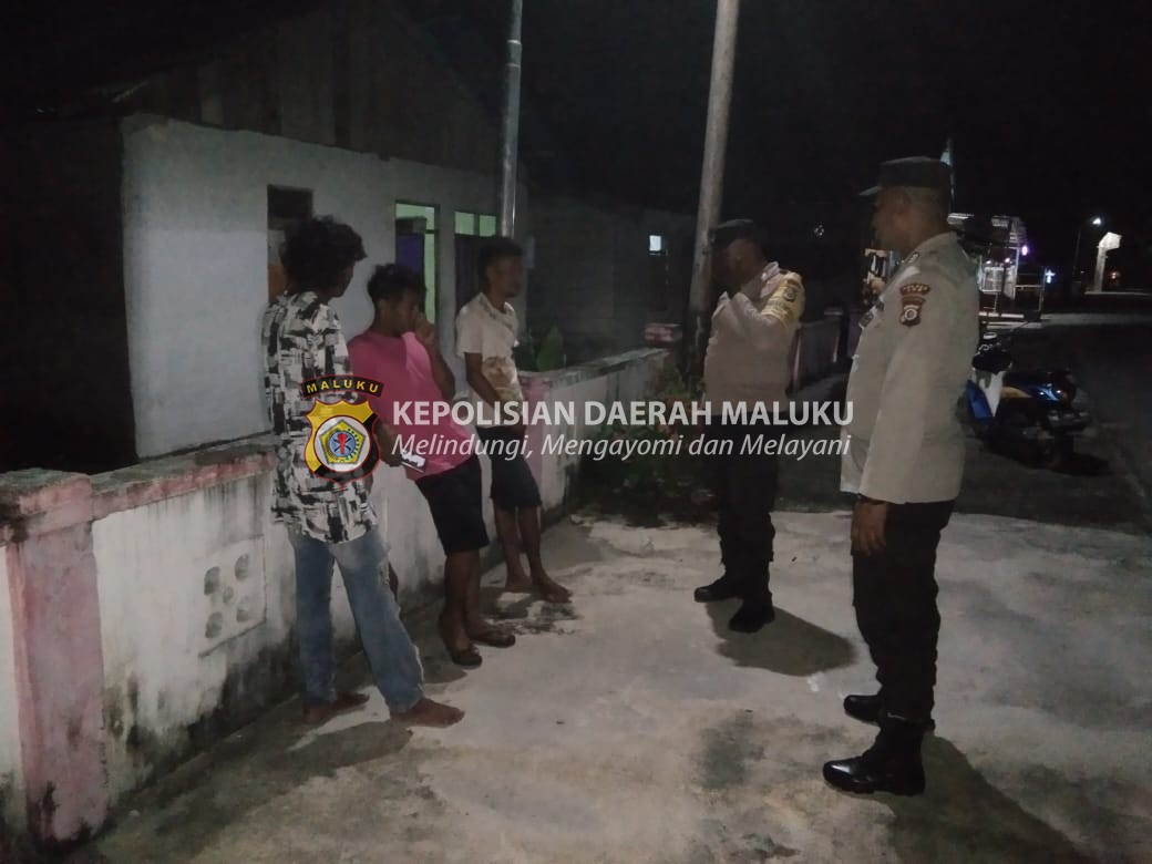 Giat Patroli Rutin di Malam Hari oleh Polsek Taniwel Timur Tingkatkan Rasa Aman Untuk Warga Masyarakat