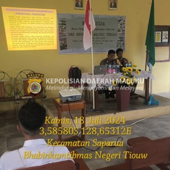 Bhabinkamtibmas Negeri Tiouw Berikan Sosialisasi Kesadaran Berbangsa dan Bernegara di SMK Negeri 02 Maluku Tengah