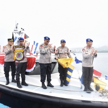 Resmikan Kapal Polisi XVI-2018. Kapolda : Jaga keamanan dan keselamatan perairan Maluku