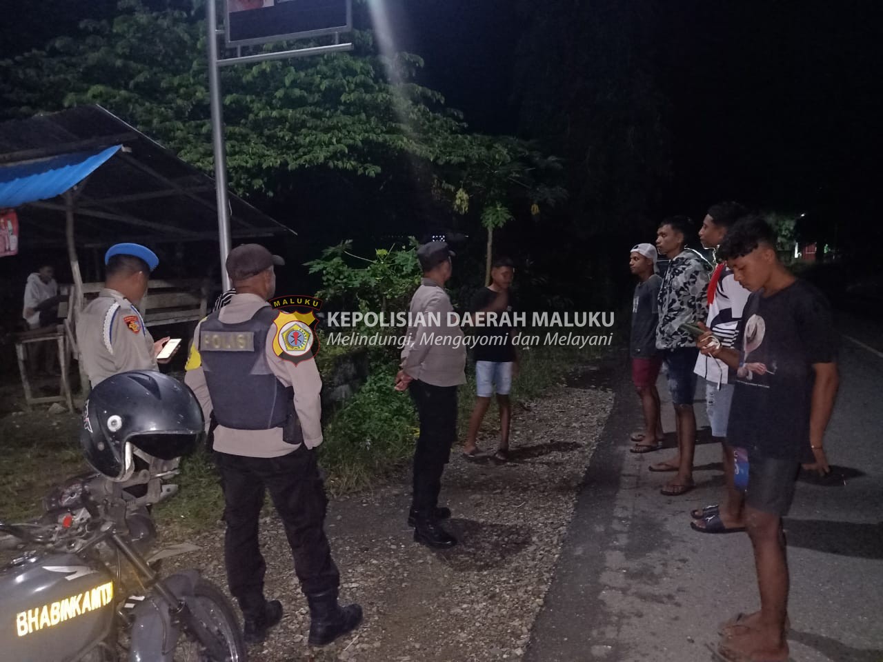Giat Patroli Dalam Rangka Mewujudkan Kamtibmas Yang Kondusif Serta Memberikan Rasa Aman Dan Nyaman Kepada Masyarakat Di Wilayah Hukum Polsek Waisarisa