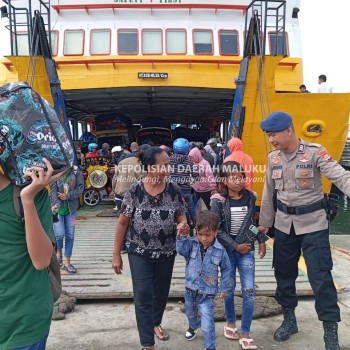 Sat Polairud Polres SBB Amankan Pelabuhan Fery, Utamakan Rasa Aman dan Lancar Bagi Aktifitas Penumpang