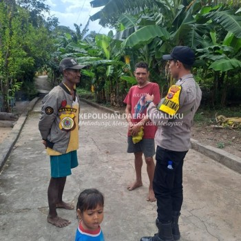 Bhabinkamtibmas Desa Luang Timur Jalin Kekompakkan Bersama Warga Menjaga Kamtibmas