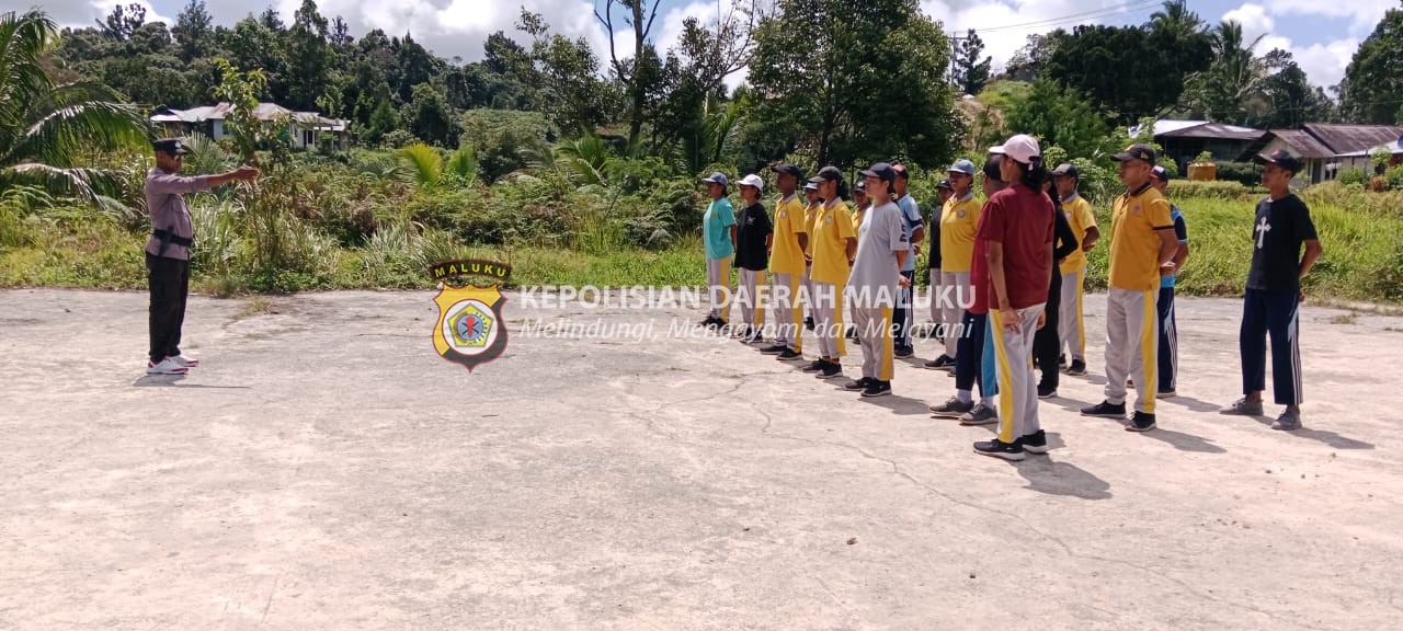 Bhabinkamtibmas Polsek Kairatu Laksanakan Pendampingan Pelatihan Anggota Paskibra