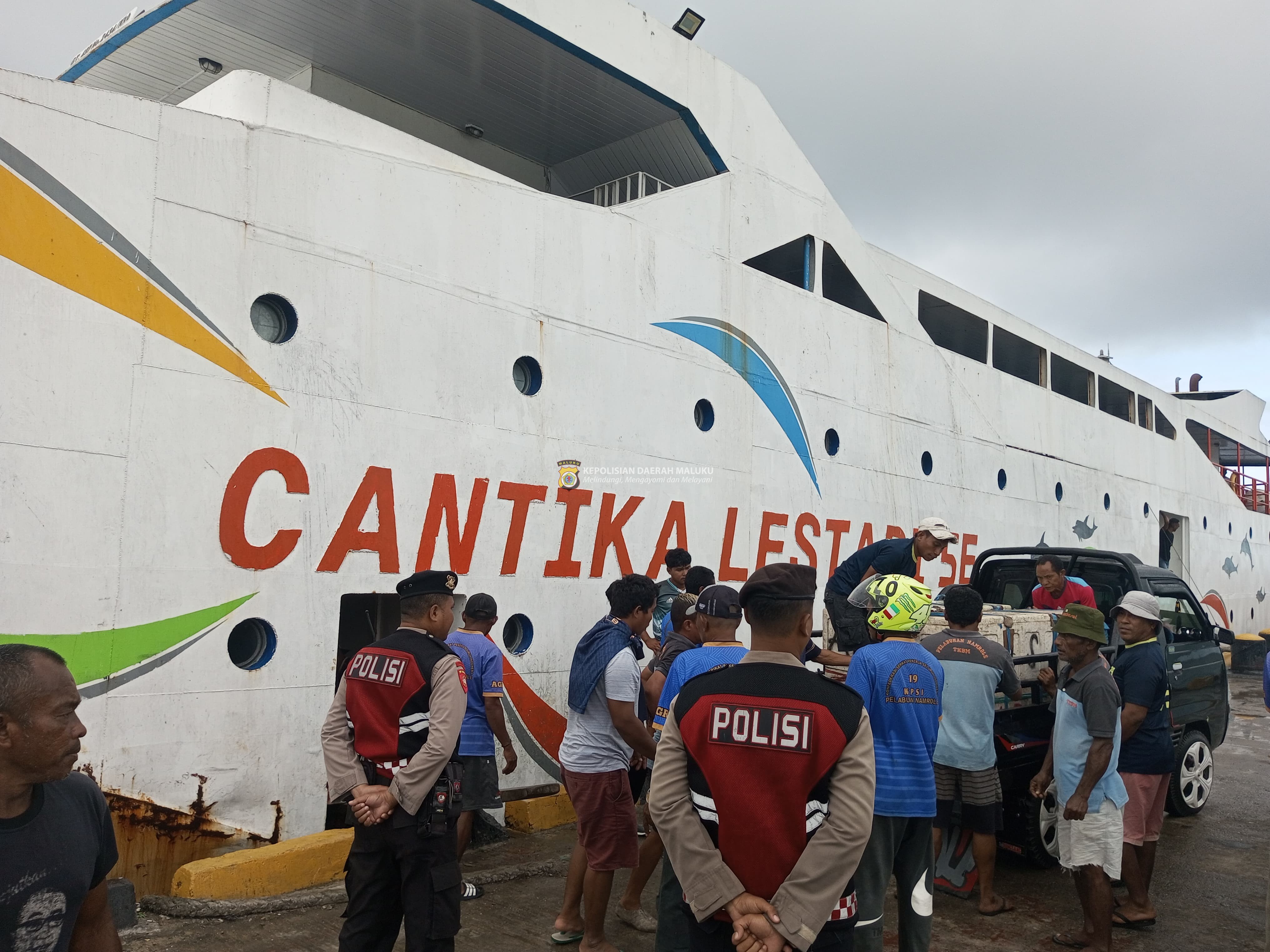 KP3 Laut Amankan Sandar Kapal Di Pelabuhan Namrole