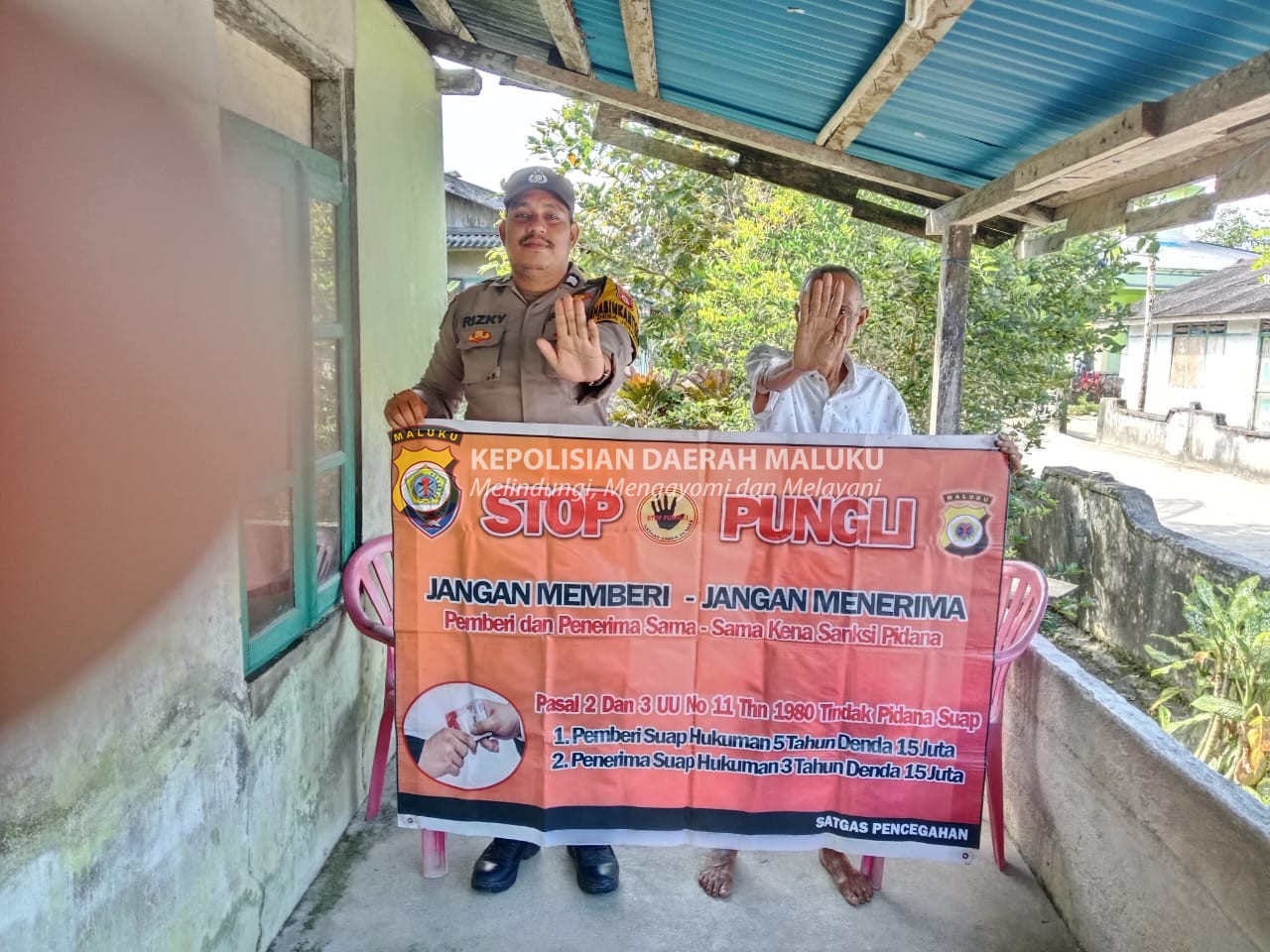 Stop Pungli Di Tengah Masyarakat Bhabinkamtibmas Desa Jerwatu Brigpol Rizky Anjasmara Berikan Himbauan.
