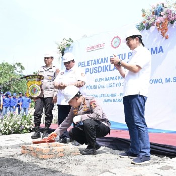 Kapolri Laksanakan Peletakan Batu Pertama Pembangunan Gedung Pusdiklat SPSI di Kawasan Jatiluhur Kab. Purwakarta