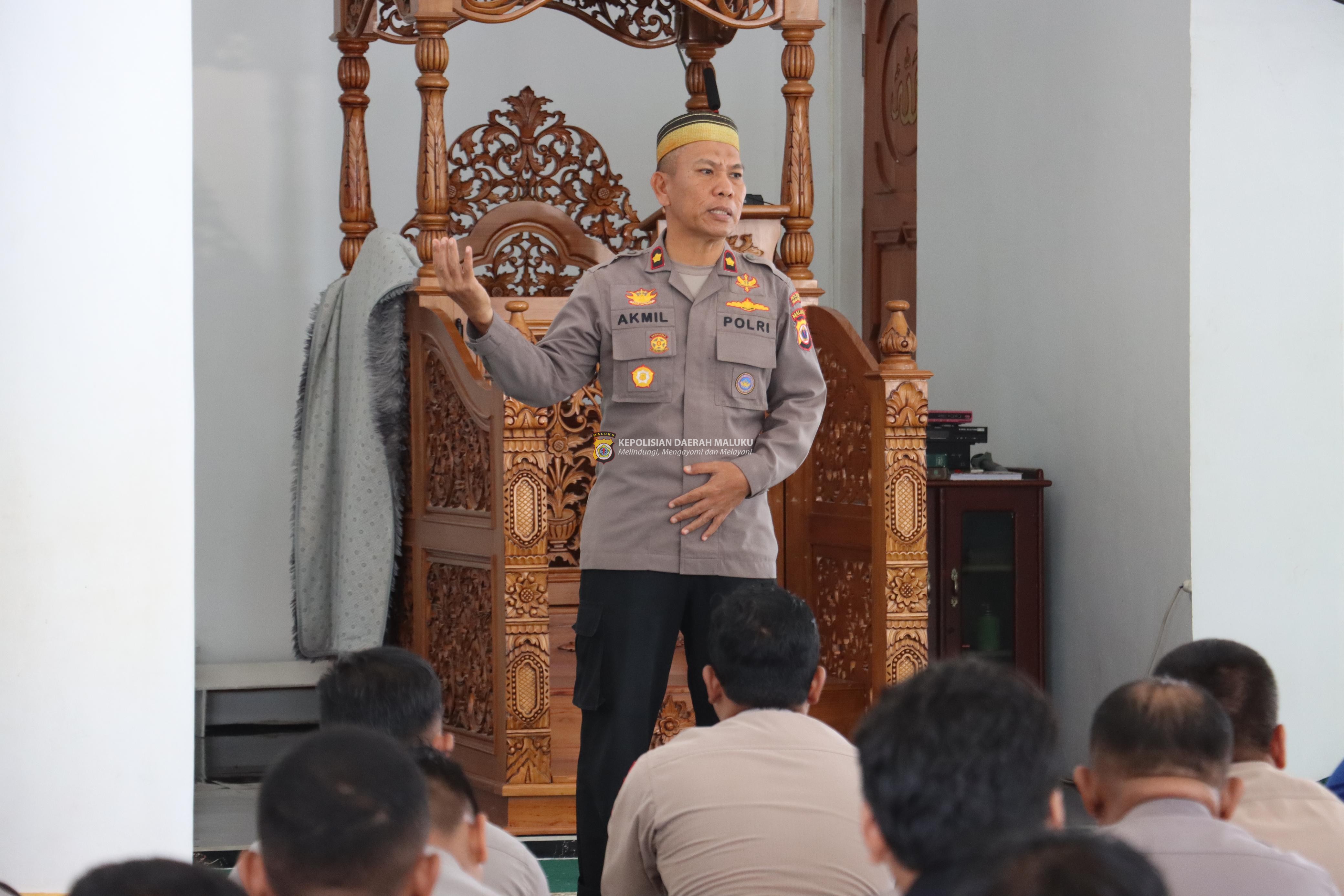 Dalam Rangka Meningkatkan Karakter Personil Polres Buru, Wakapolres Buru Pimpin Binrohtal