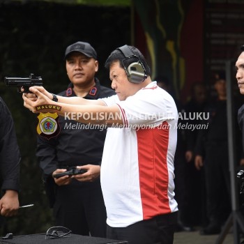 Kapolda Maluku Pimpin Latihan Menembak, Tingkatkan Ketrampilan Personel