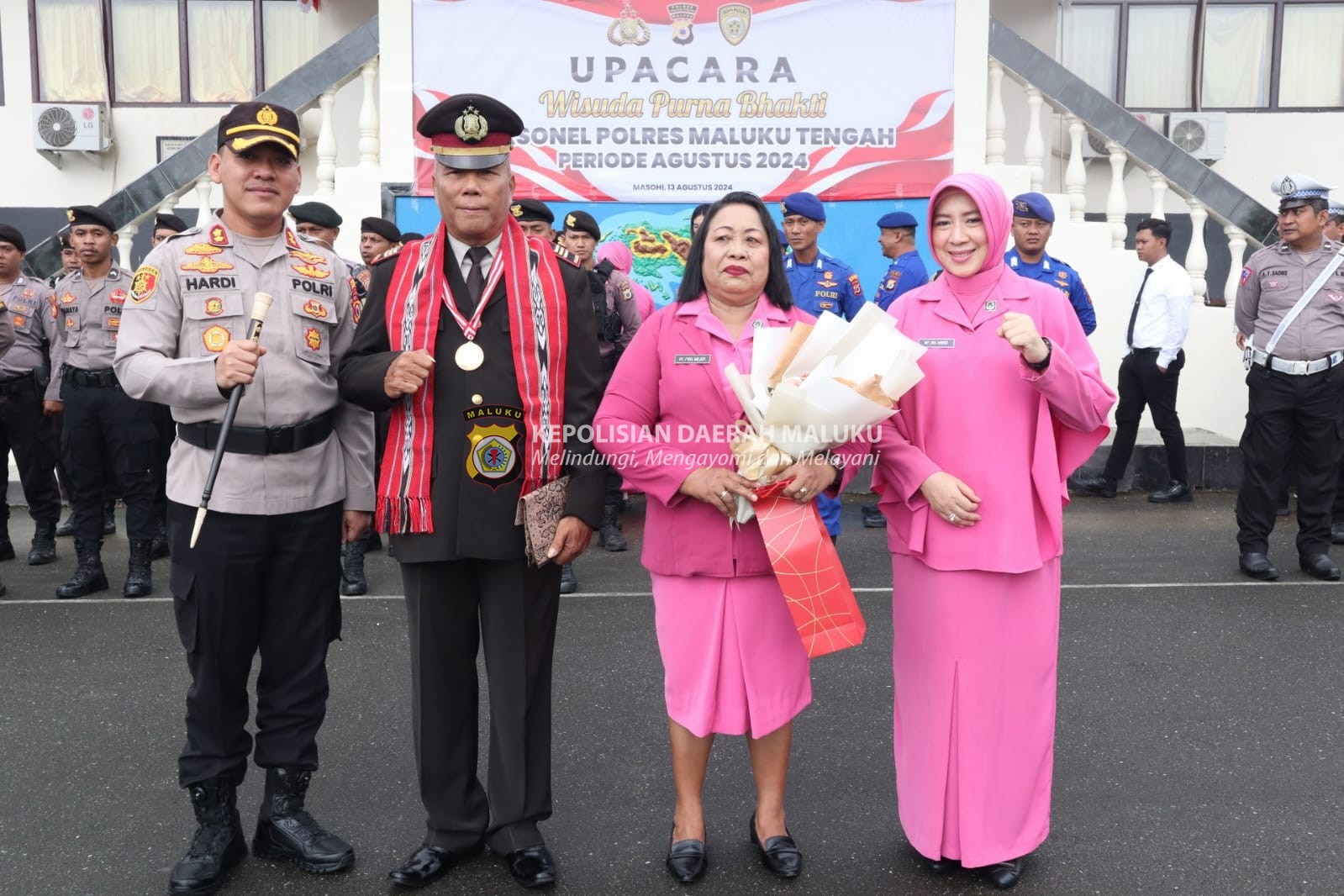 Upacara Wisuda Purna Bhakti di Polres Malteng: Penghormatan Dan Terimakasih Untuk Purnawirawan Polri AKP Jan Mejer Lena