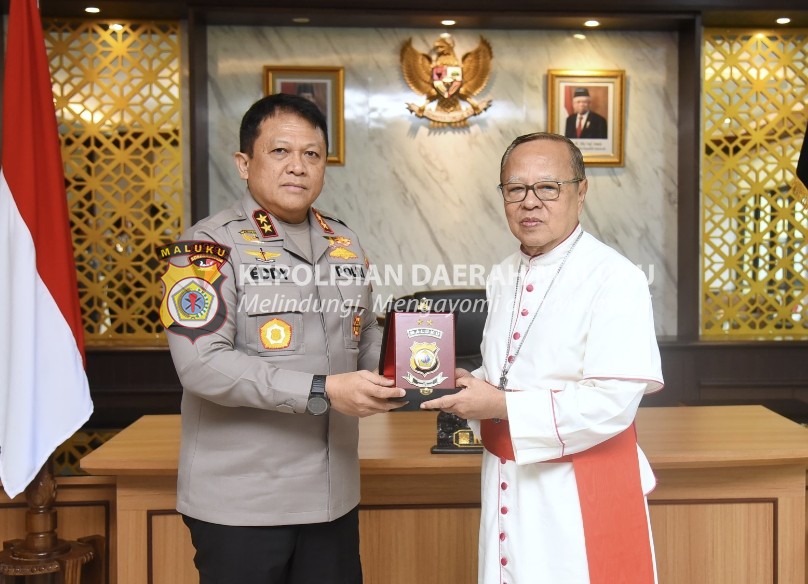 Kapolda Maluku Terima Kunjungan Silaturahmi dari Uskup Pastoral Khusus TNI dan Polri