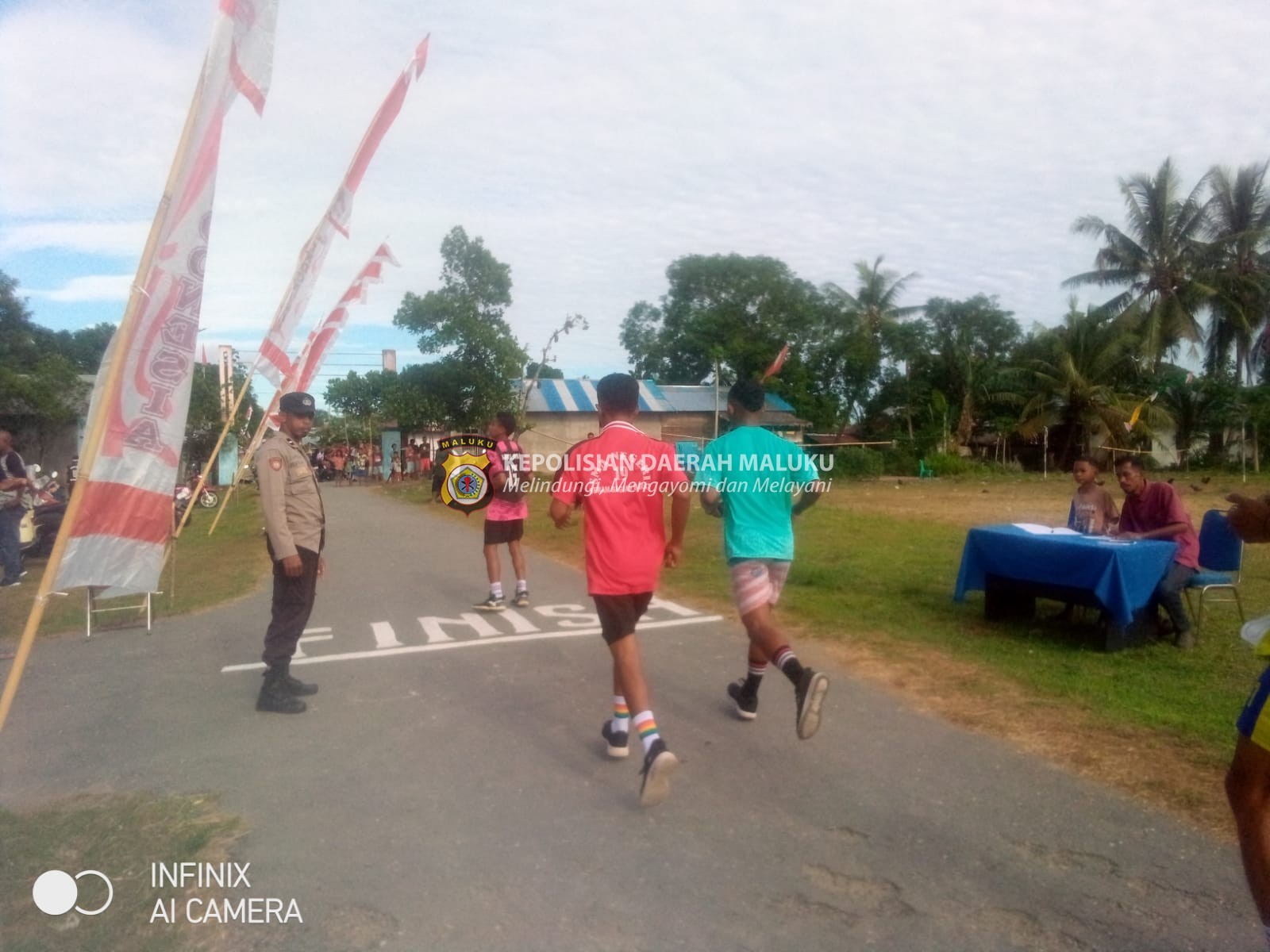 Personil Polsek Taniwel Timur Laksanakan Pengamanan Lomba Lari Maraton Tingkat Kecamatan