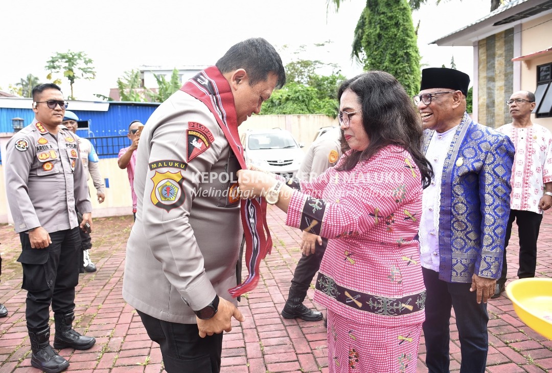 Kapolda Temui Para Latupati: Semoga Maluku Tetap Aman dan Damai