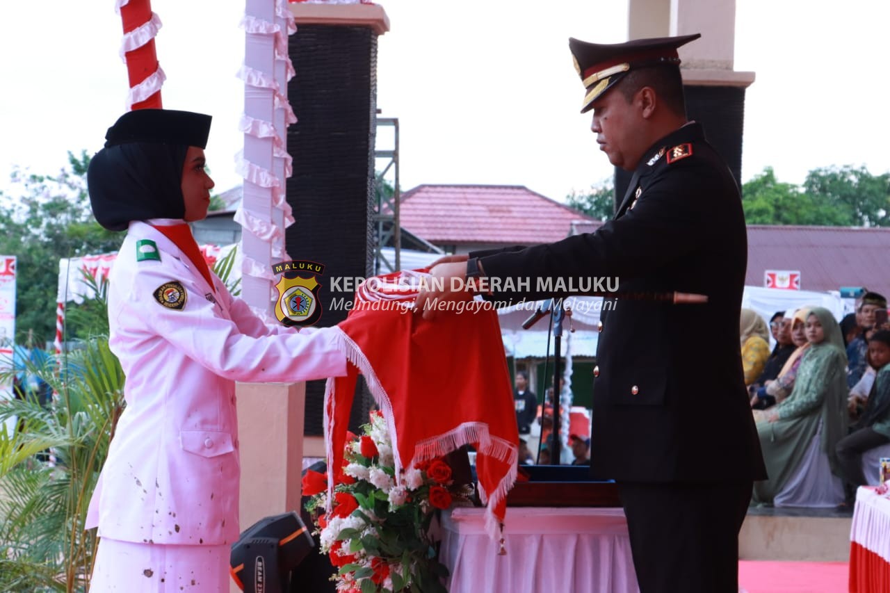 Kapolres SBT Pimpin Upacara Penurunan Bendera Hari Kemerdekaan RI ke-79 di SBT