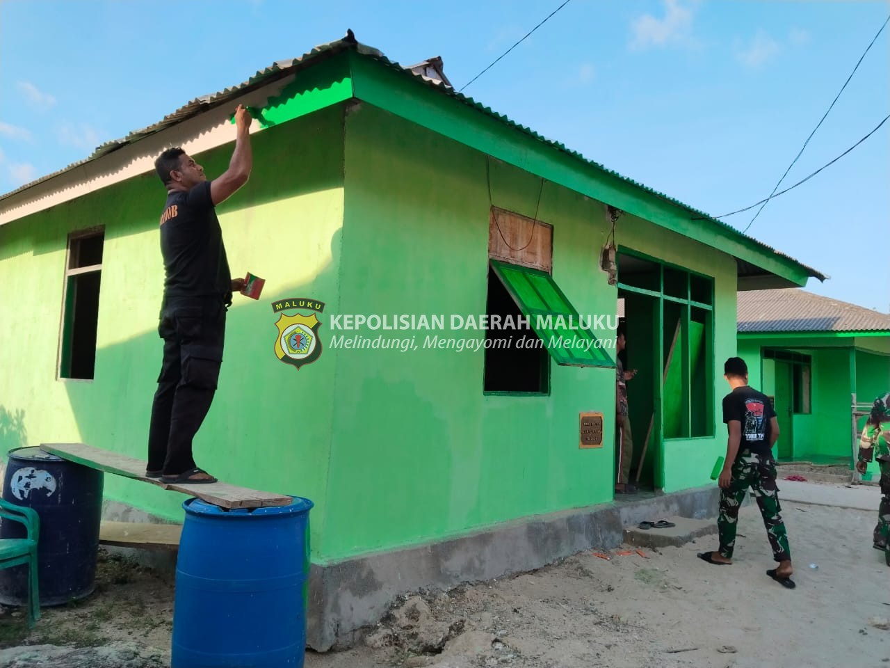 Satgas TMMD Bersama Warga Rampungkan Renovasi Rumah dan Bak Air Guna di Nikmati Warga