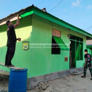 Satgas TMMD Bersama Warga Rampungkan Renovasi Rumah dan Bak Air Guna di Nikmati Warga