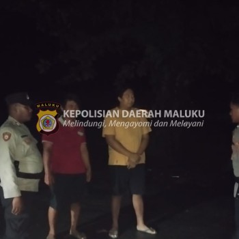 Polsek Waesama Laksanakan Patroli Malam, Antisipasi Gangguan Kamtibmas