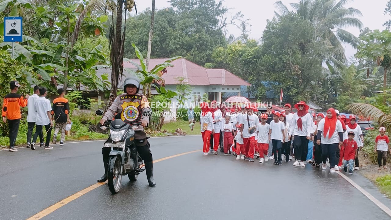 Bhabinkamtibmas Negeri Waai Lakukan Pengamanan Kegiatan Jalan Santai